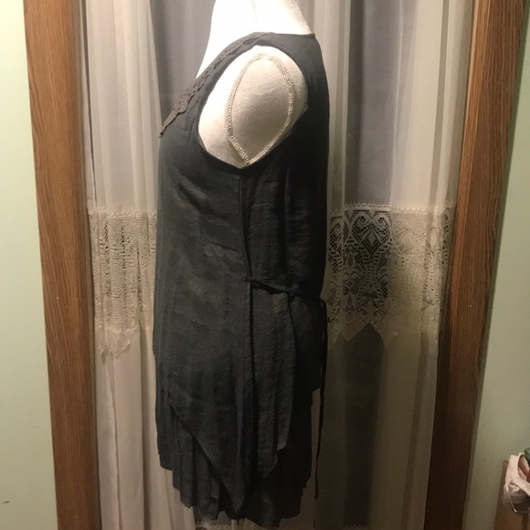 Dress - Picture 2 of 4